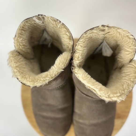 No Surrender - Booties - Picture 2 of 7